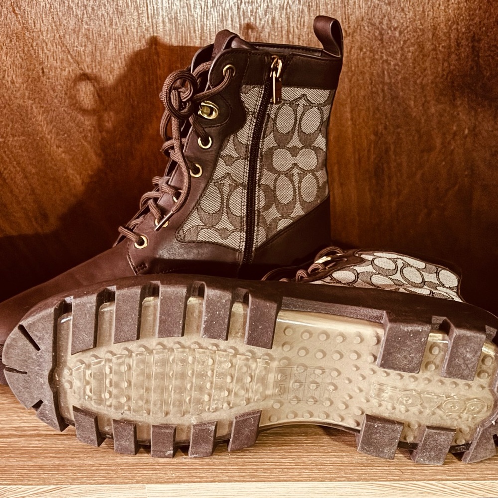 Coach Brown Leather Men's Boots with Signature Pattern - Picture 5 of 5